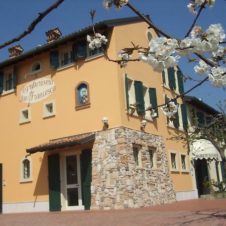 Agriturismo San Francesco Valeggio sul Mincio Luaran gambar