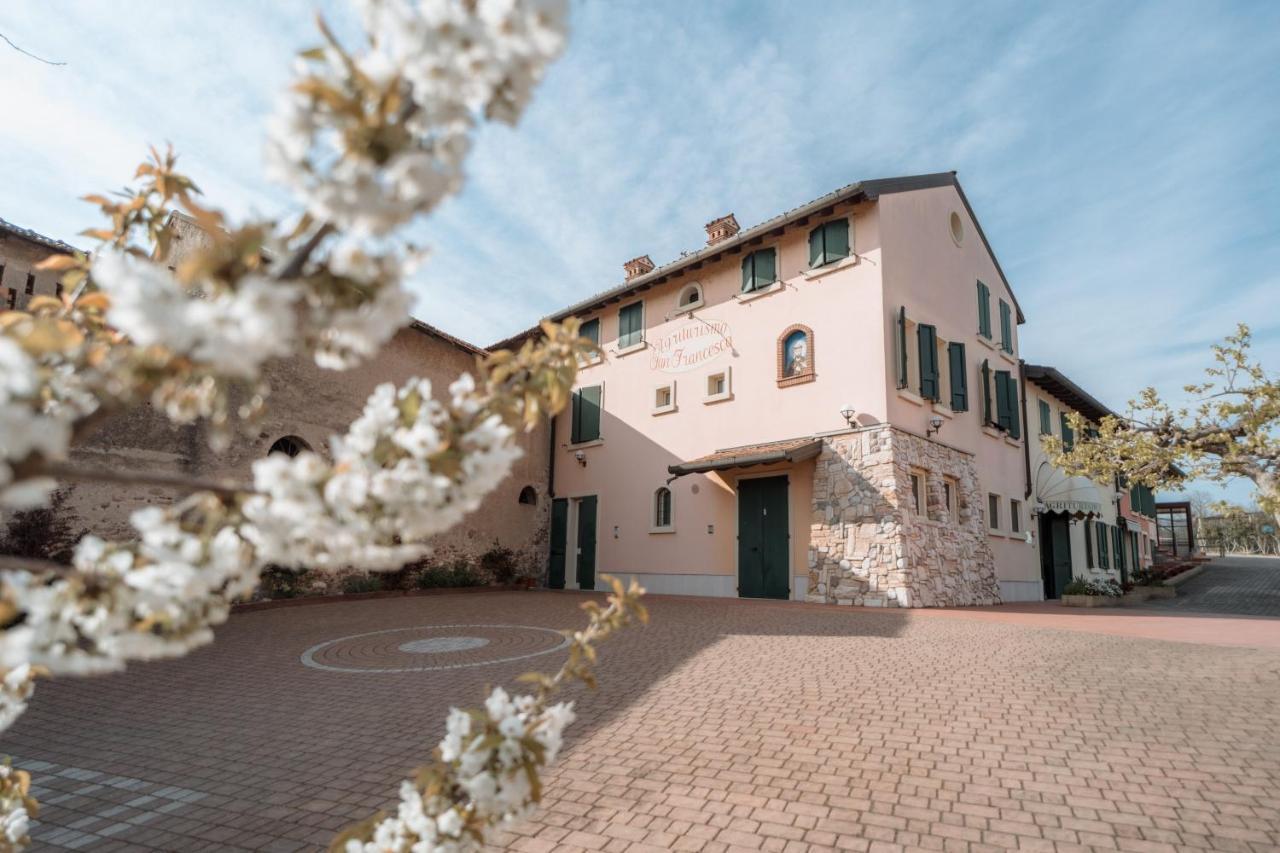 Agriturismo San Francesco Valeggio sul Mincio Luaran gambar