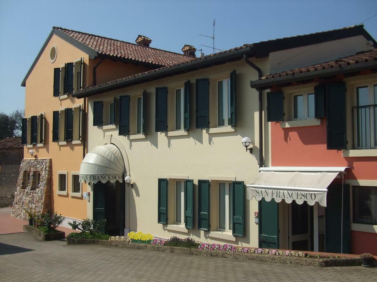 Agriturismo San Francesco Valeggio sul Mincio Luaran gambar